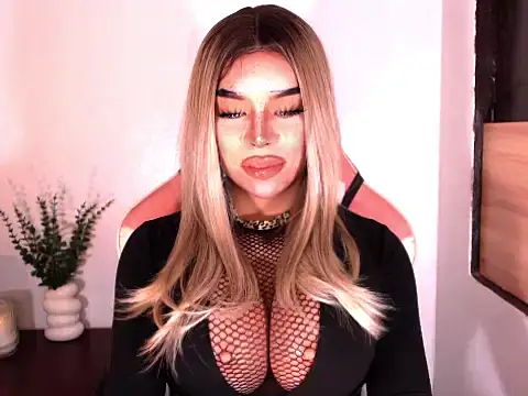 Zandralopez webcam