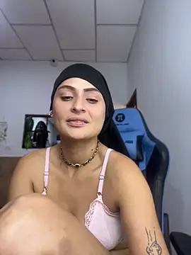 aisha_k webcam