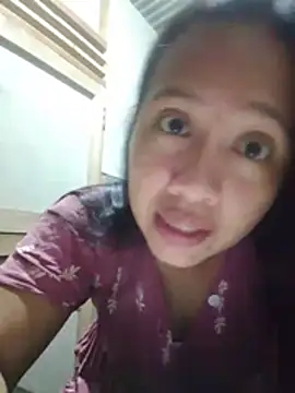sweetgirll11 webcam