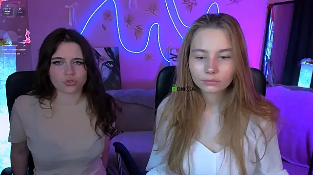 mia_lay webcam