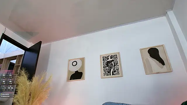 victoria_hairy