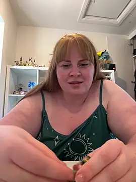 Curvy-GingeXX webcam