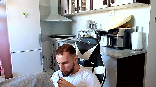 RyanStorm_ webcam