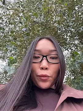trytomakememoam live cam on StripChat