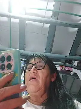 clarita_01 live cam preview