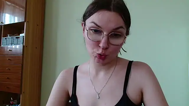LooveELLYx webcam
