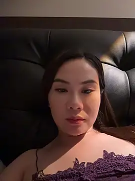 Yioyio-666 webcam
