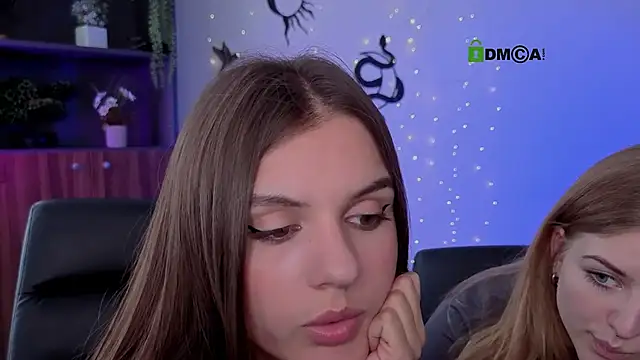 lisa_dark_ webcam