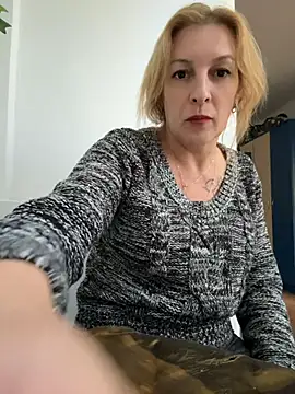 Hot-Milf4U webcam
