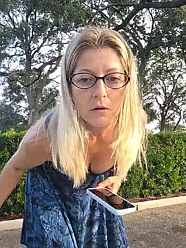 NikkiBlisss webcam