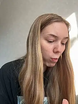 MilaMoone webcam