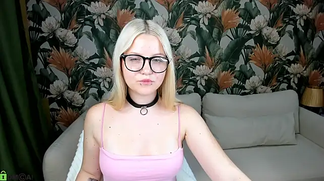 Velvet-Lun webcam