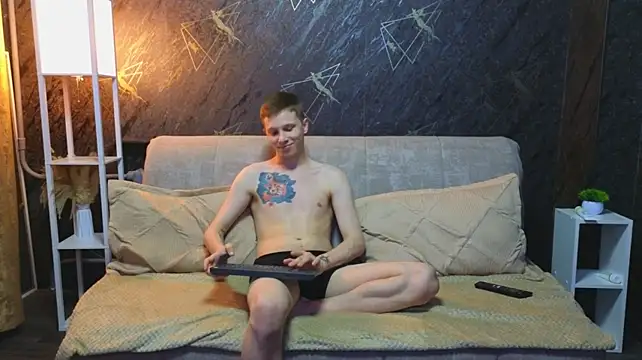 arlekincrop live cam on StripChat