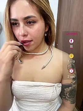 Kiki_11 webcam