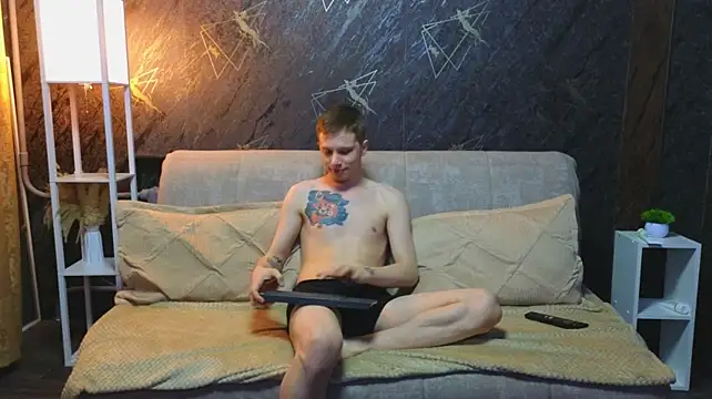 arlekincrop live cam on StripChat