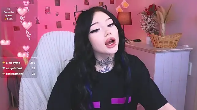 Emma_Kirks webcam
