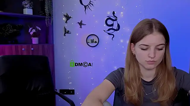 lisa_dark_ webcam