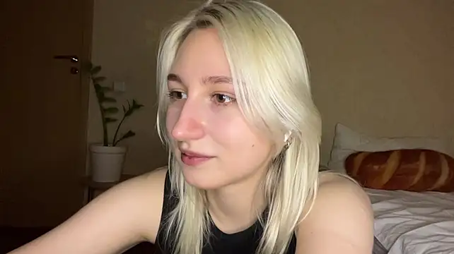 LishaNuding webcam