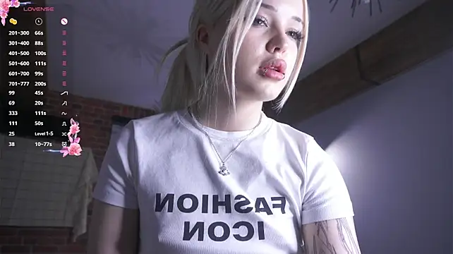 blondie_ink webcam