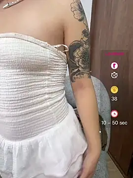 Kiki_11 webcam