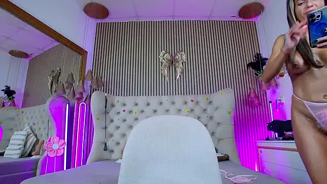 PlayfulShow webcam