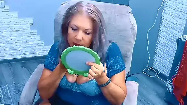 Hornystepmom29