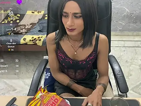 LuvLayla webcam