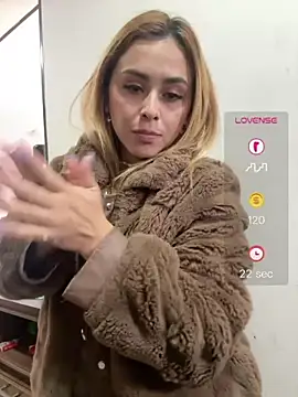Kiki_11 webcam
