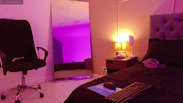 ALICESANDOVAL live cam on StripChat