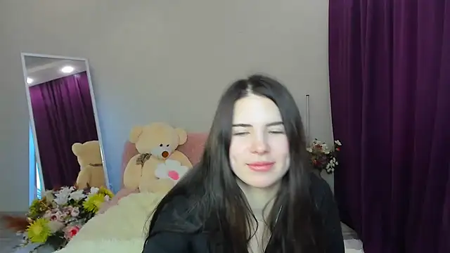 Kira_Vine