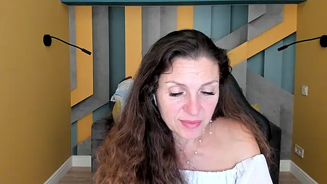 EllaLong live cam on StripChat