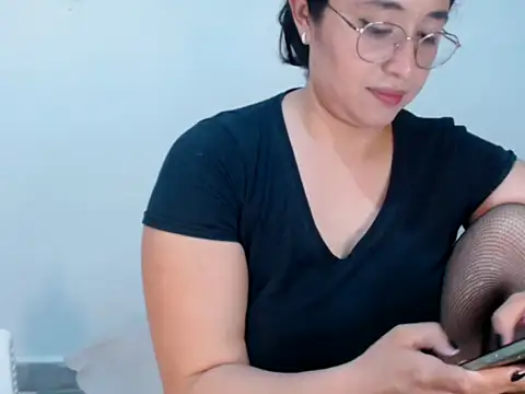 Elina_Rose888 webcam