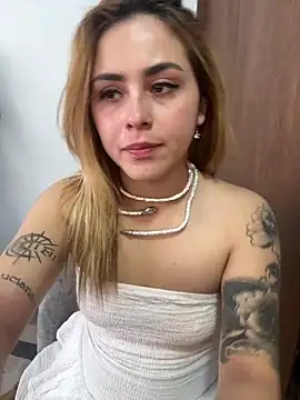 Kiki_11 webcam