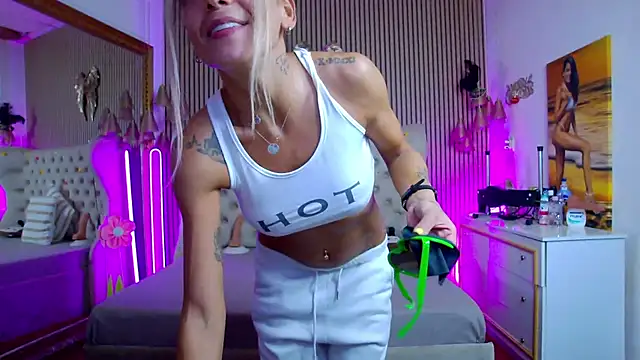 PlayfulShow live cam preview