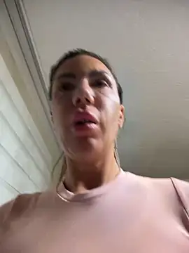 SelineVelvet live cam preview