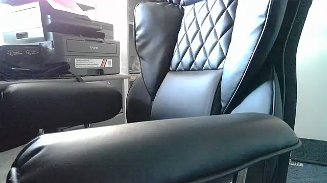 TrevorSteele live cam preview