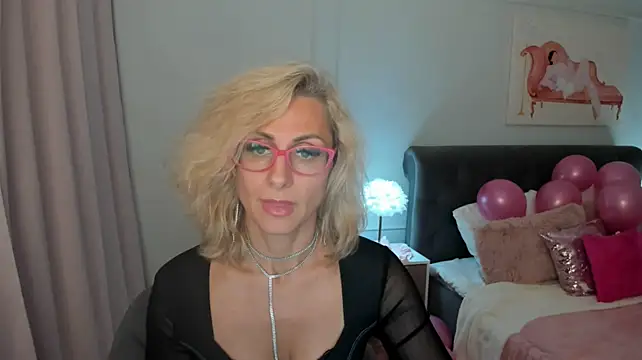 strip chat adult MuseOfStage