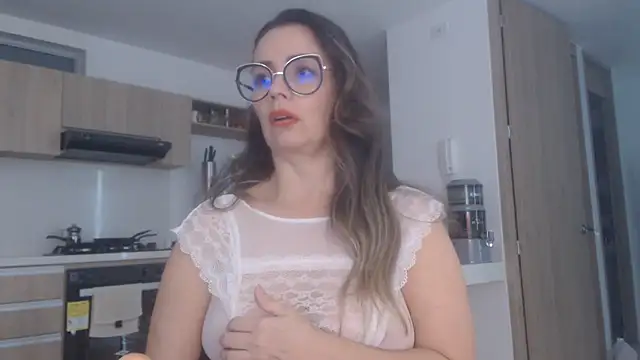 LovePaula webcam