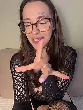 fuckdoll_18 webcam