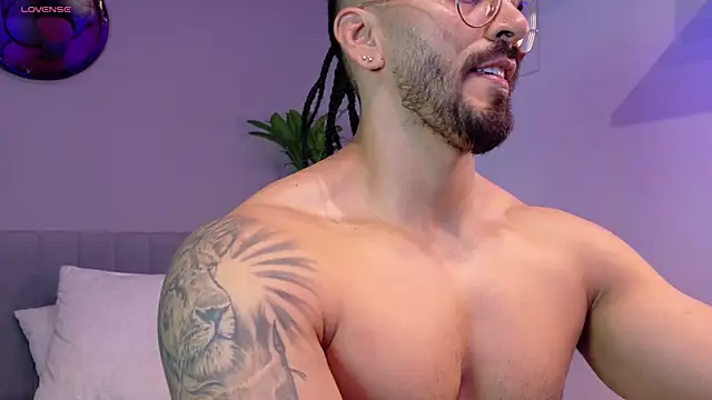 tony_muscle webcam