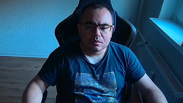 Latexboy893 webcam