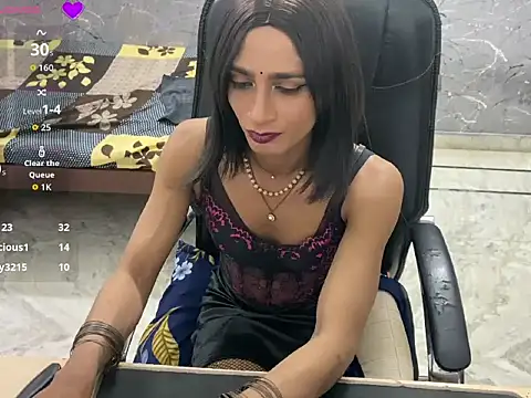 LuvLayla webcam