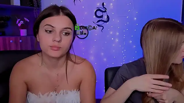 lisa_dark_ webcam