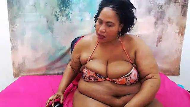 GoldenGoddess webcam
