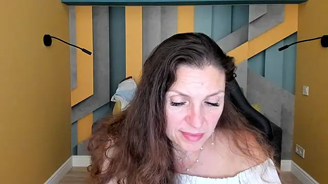 EllaLong webcam