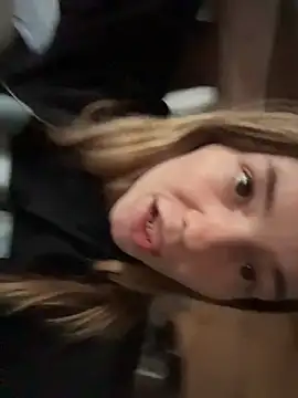 MilaMoone webcam