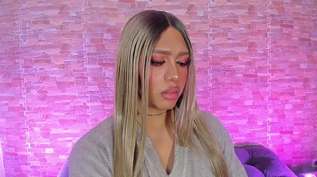 Dreams_Chloe webcam
