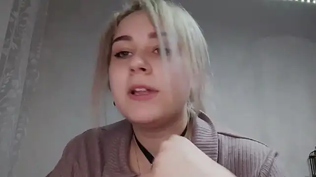 IsaWhitton live cam preview
