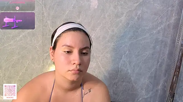 Mia__reys live cam on StripChat