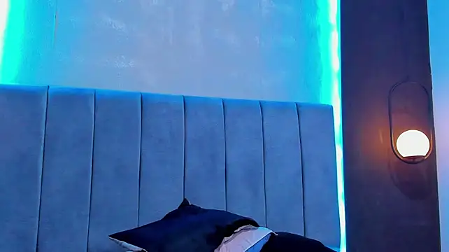 dennis__coxx live cam on StripChat